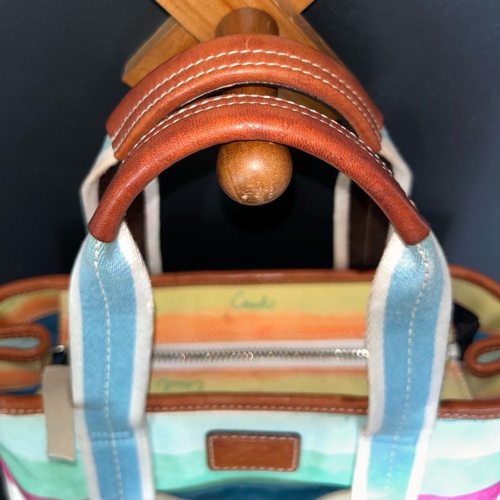 VINTAGE Coach Hamptons Watercolor Stripe Tote (M0673-10025) - Picture 3 of 15